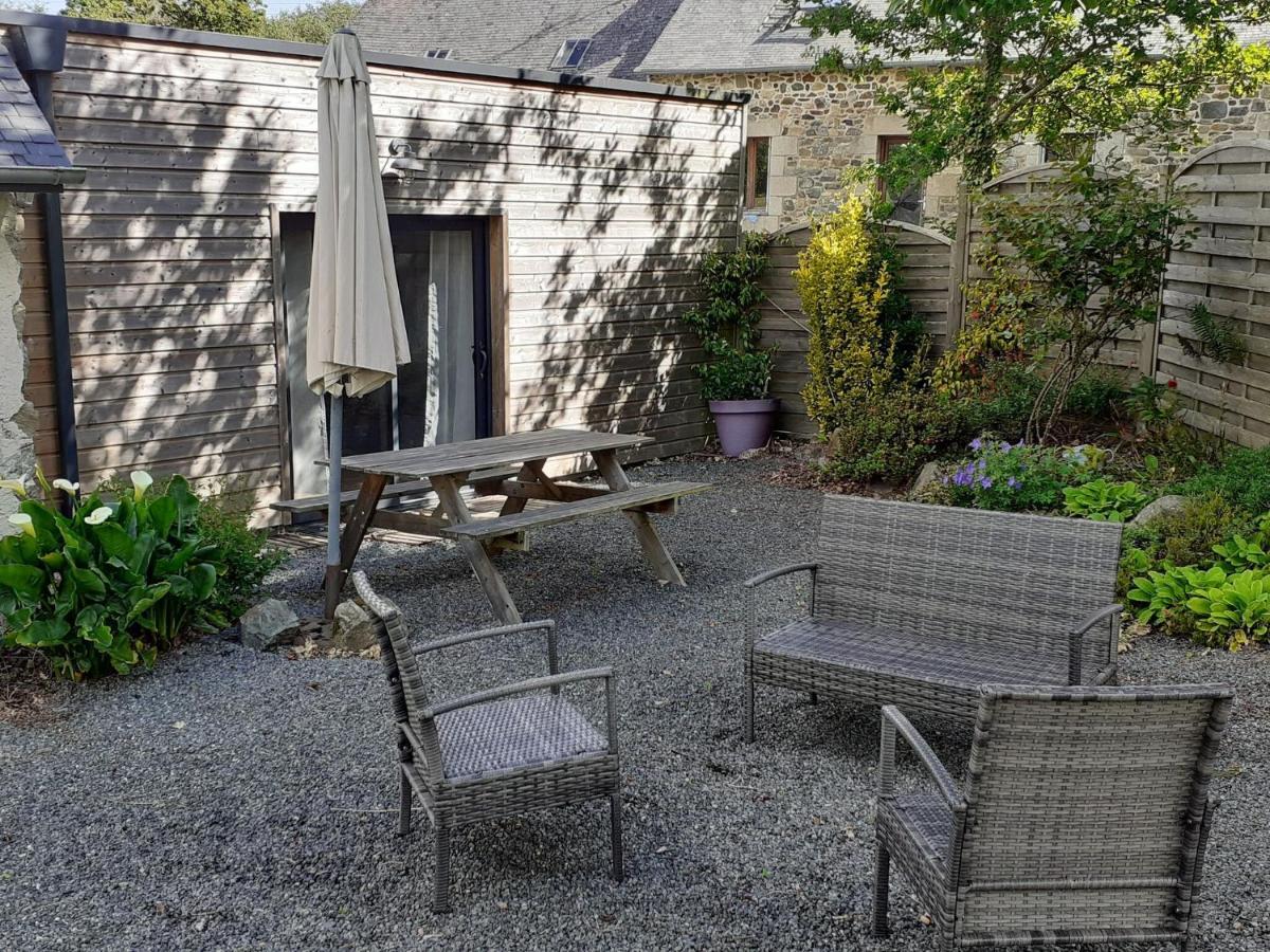 Breton Stone House In Saint Gilles Les Bois Villa Buitenkant foto